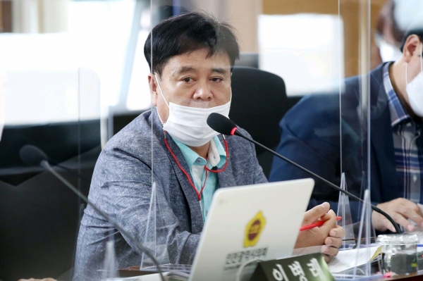 15일 산업경제위원회에서 생활임금 일부개정조례안을 발의한 김준식 시의원